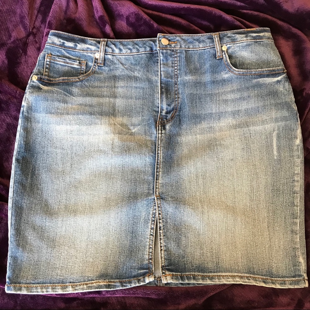 Faded Glory Denim Pencil Skirt Size 16, (19” Long)